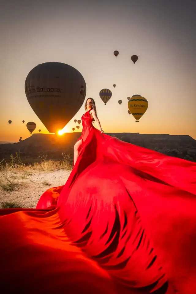 Kapadokya vadi balon manzarası
